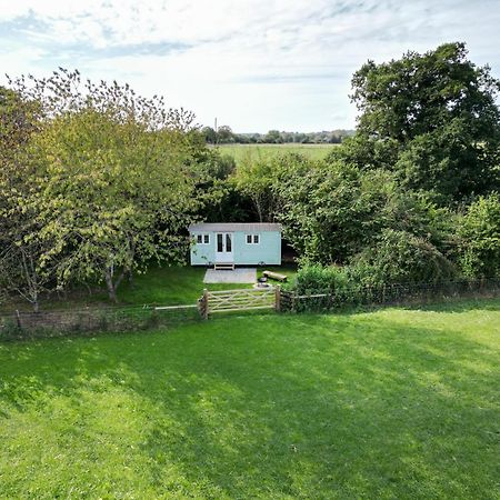 Great Ashley Farm Bed And Breakfast & Shepherds Huts Bradford-On-Avon Exterior photo
