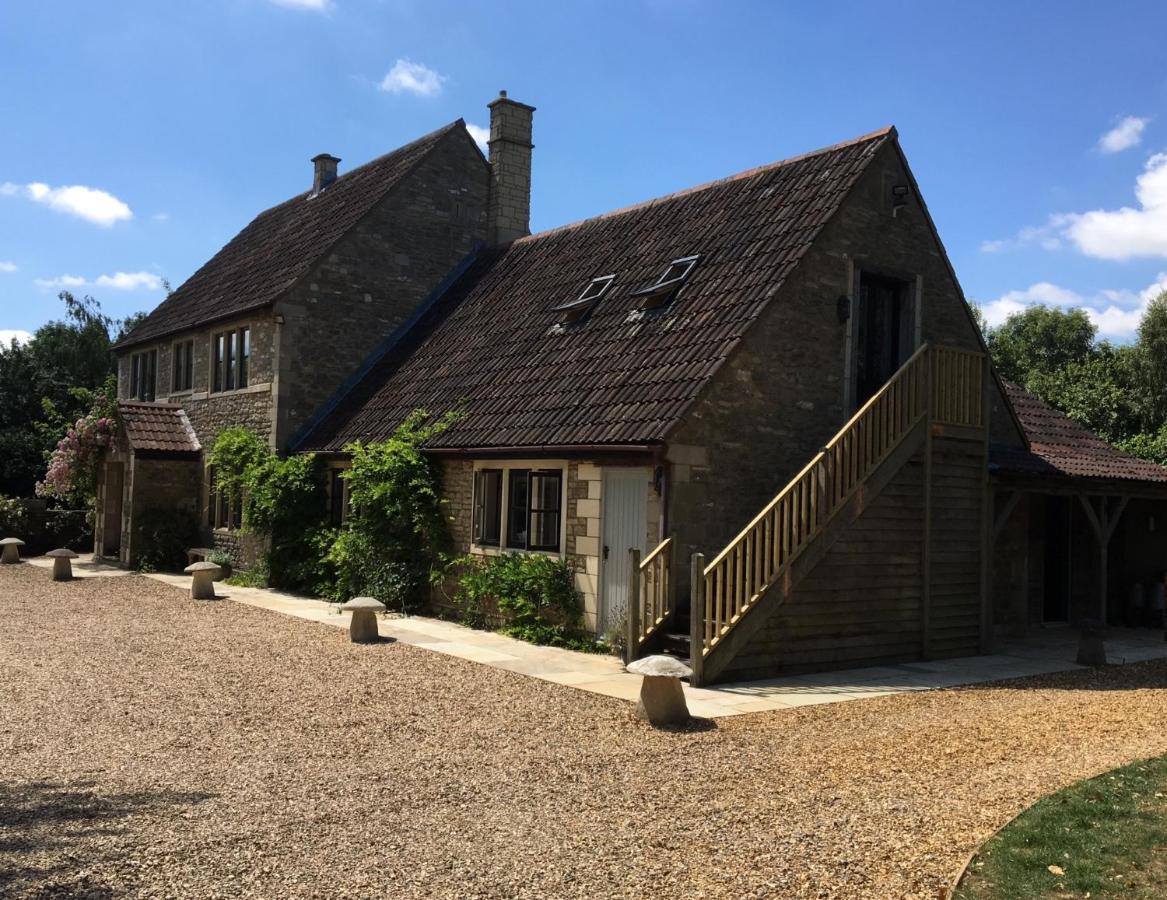 Great Ashley Farm Bed And Breakfast & Shepherds Huts Bradford-On-Avon Exterior photo